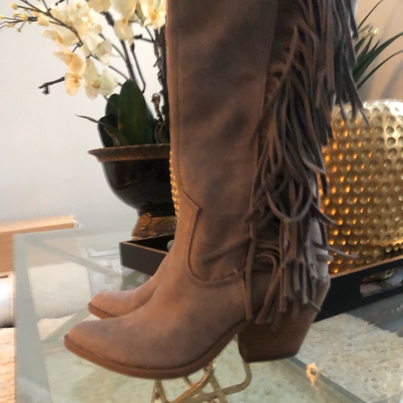 Carlos Santana lever doe fringe boots - Picture 4 of 10